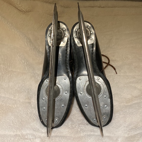 Vintage Dunne’s Leather Skates - Picture 6 of 9